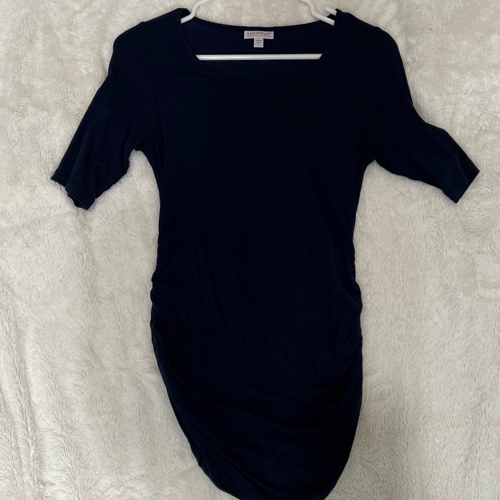 A Pea in the Pod size S Navy Maternity Shirt